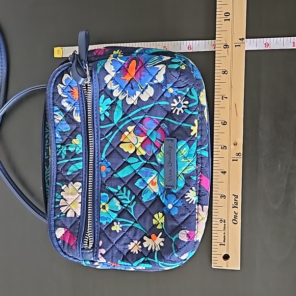 Vera Bradley blue flowered crossbody carryall - Picture 12 of 12